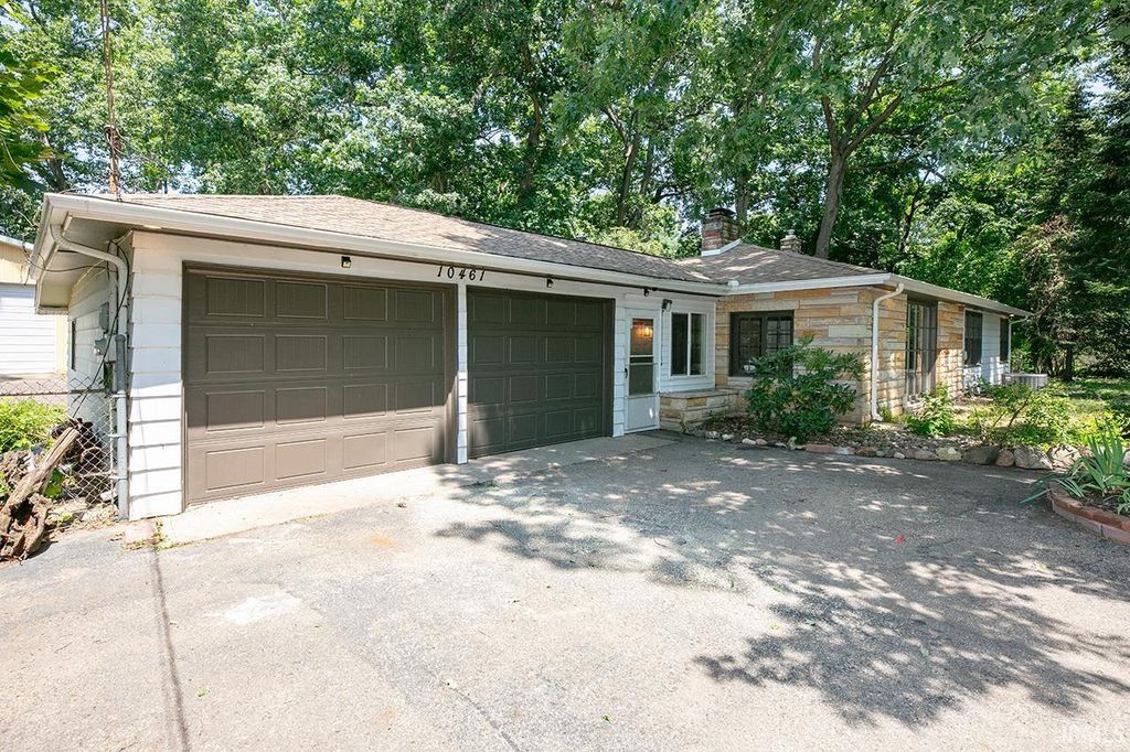 10461 Glenwood Avenue, Osceola, IN 46561