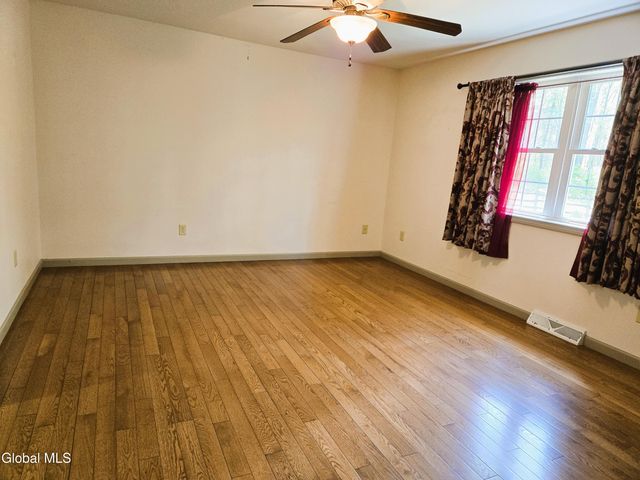 235 E Schaghticoke Road, Schaghticoke, NY 12154