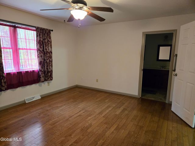 235 E Schaghticoke Road, Schaghticoke, NY 12154