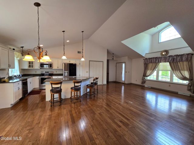 235 E Schaghticoke Road, Schaghticoke, NY 12154
