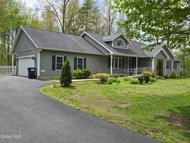 235 E Schaghticoke Road, Schaghticoke, NY 12154