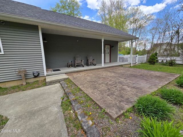 235 E Schaghticoke Road, Schaghticoke, NY 12154