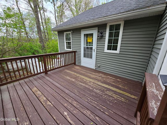 235 E Schaghticoke Road, Schaghticoke, NY 12154