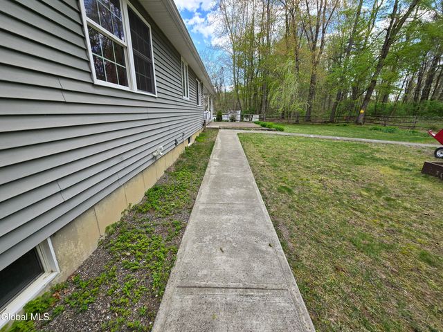 235 E Schaghticoke Road, Schaghticoke, NY 12154