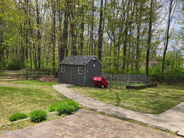 235 E Schaghticoke Road, Schaghticoke, NY 12154