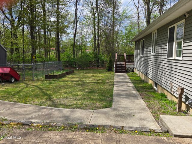 235 E Schaghticoke Road, Schaghticoke, NY 12154
