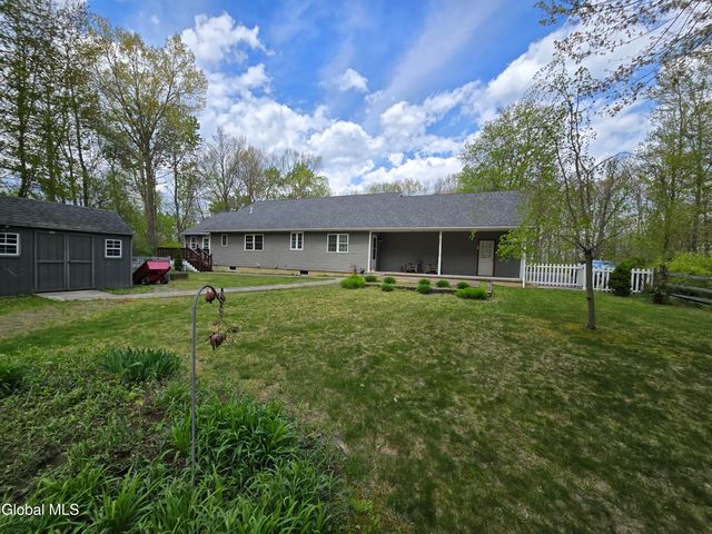 235 E Schaghticoke Road, Schaghticoke, NY 12154