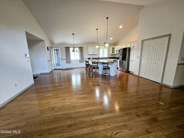 235 E Schaghticoke Road, Schaghticoke, NY 12154