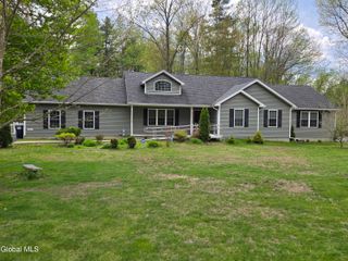 235 E Schaghticoke Road, Schaghticoke, NY 12154