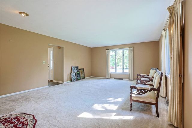2727 Wellsford Drive, Springfield, OH 45503