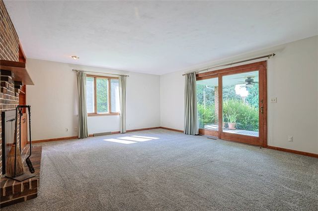 2727 Wellsford Drive, Springfield, OH 45503
