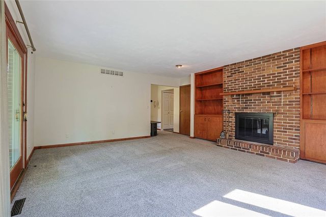 2727 Wellsford Drive, Springfield, OH 45503