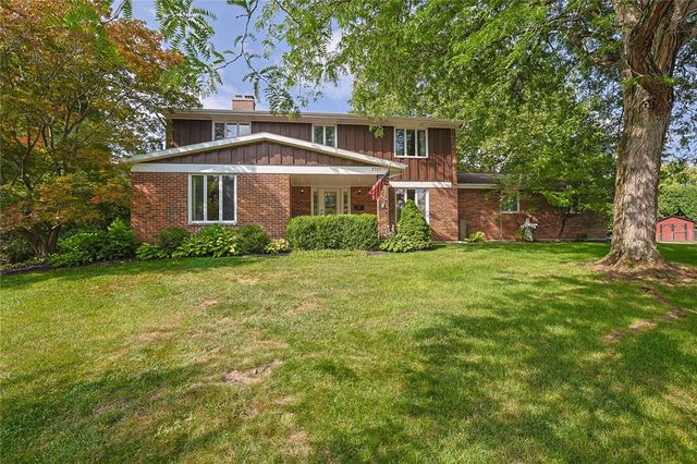 2727 Wellsford Drive, Springfield, OH 45503