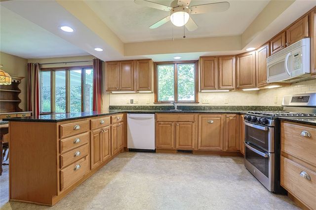 2727 Wellsford Drive, Springfield, OH 45503