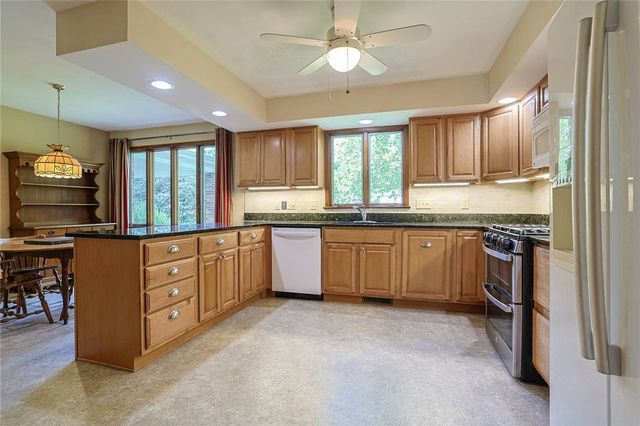2727 Wellsford Drive, Springfield, OH 45503