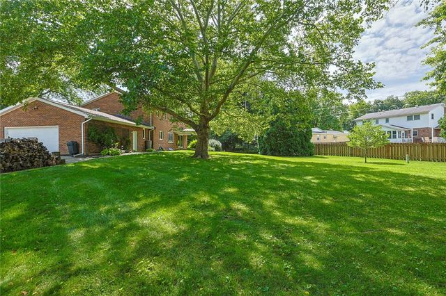 2727 Wellsford Drive, Springfield, OH 45503