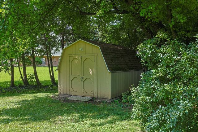 2727 Wellsford Drive, Springfield, OH 45503