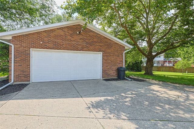 2727 Wellsford Drive, Springfield, OH 45503