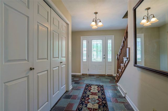 2727 Wellsford Drive, Springfield, OH 45503