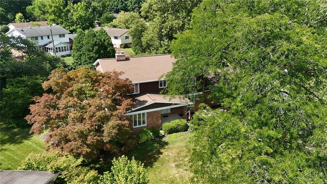 2727 Wellsford Drive, Springfield, OH 45503