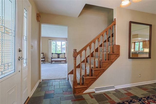 2727 Wellsford Drive, Springfield, OH 45503