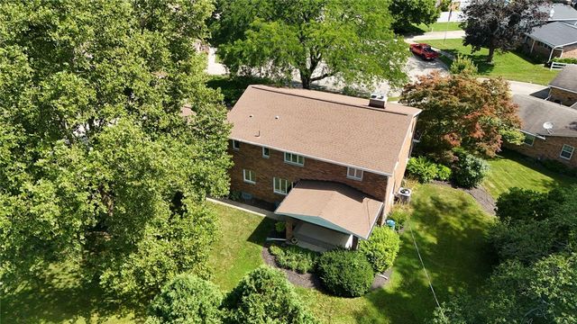 2727 Wellsford Drive, Springfield, OH 45503