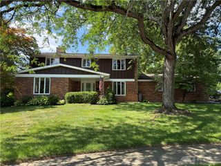2727 Wellsford Drive, Springfield, OH 45503