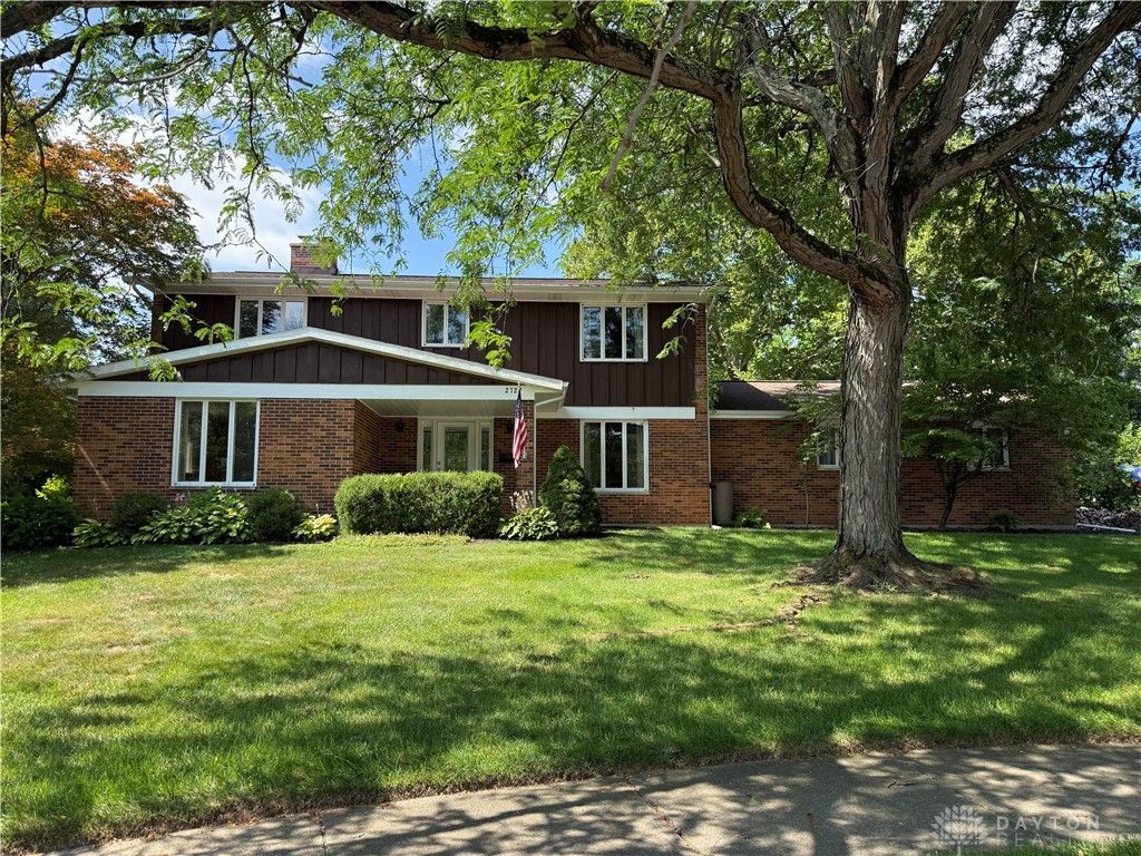 2727 Wellsford Drive, Springfield, OH 45503