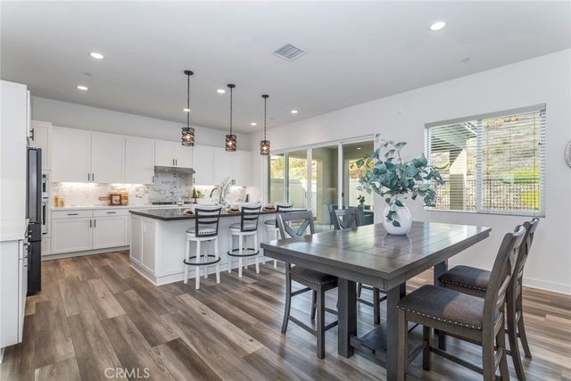 28695 Windbreak Terrace, Saugus, CA 91350