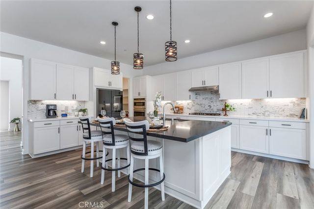 28695 Windbreak Terrace, Saugus, CA 91350