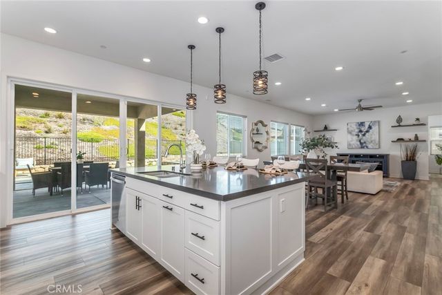 28695 Windbreak Terrace, Saugus, CA 91350