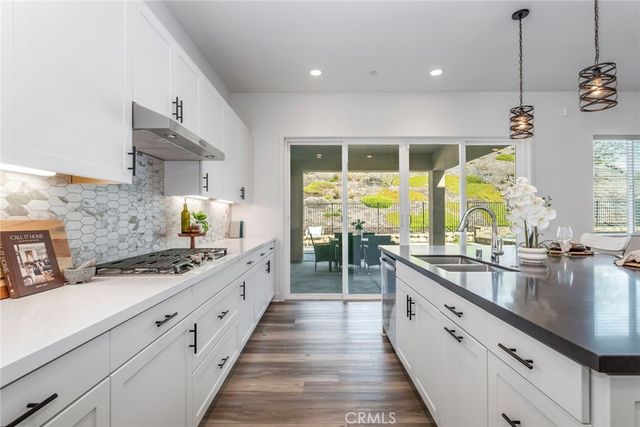 28695 Windbreak Terrace, Saugus, CA 91350