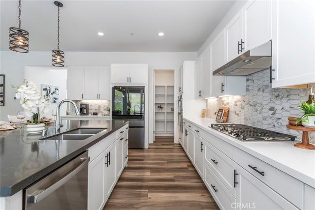 28695 Windbreak Terrace, Saugus, CA 91350