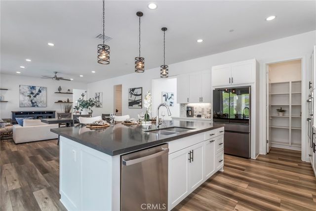 28695 Windbreak Terrace, Saugus, CA 91350