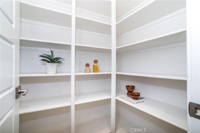 28695 Windbreak Terrace, Saugus, CA 91350