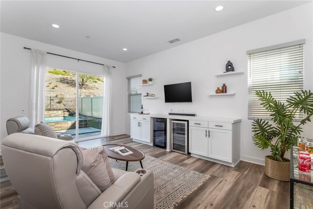 28695 Windbreak Terrace, Saugus, CA 91350