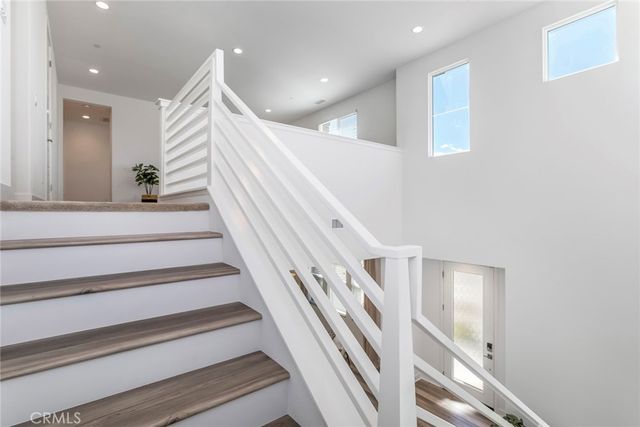 28695 Windbreak Terrace, Saugus, CA 91350