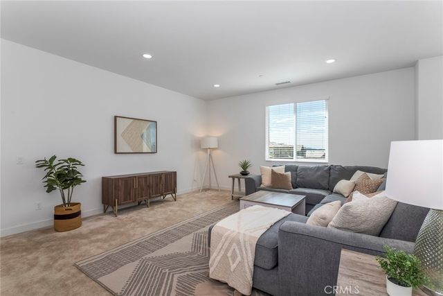 28695 Windbreak Terrace, Saugus, CA 91350