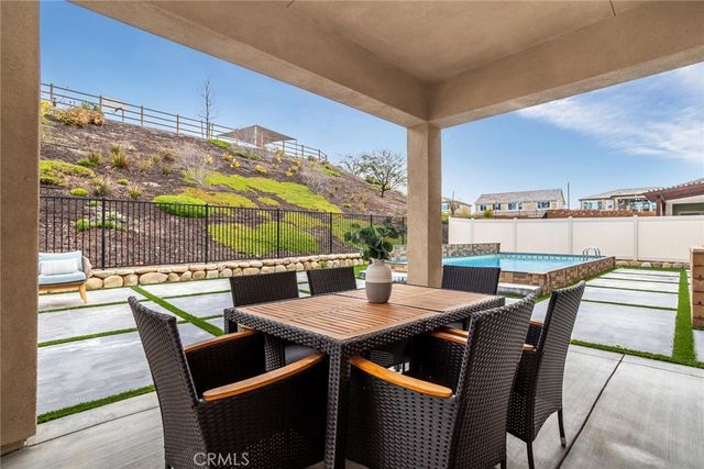 28695 Windbreak Terrace, Saugus, CA 91350