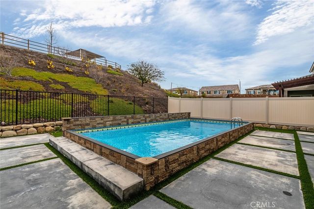 28695 Windbreak Terrace, Saugus, CA 91350