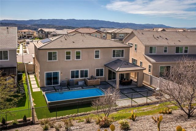 28695 Windbreak Terrace, Saugus, CA 91350