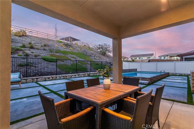 28695 Windbreak Terrace, Saugus, CA 91350