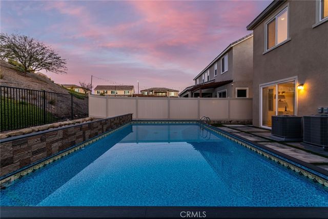 28695 Windbreak Terrace, Saugus, CA 91350