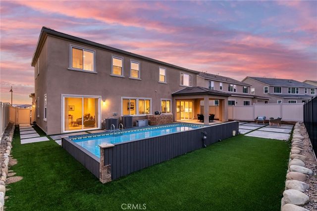 28695 Windbreak Terrace, Saugus, CA 91350