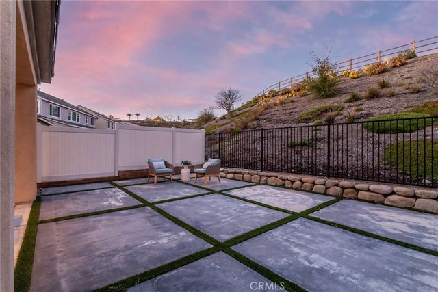 28695 Windbreak Terrace, Saugus, CA 91350