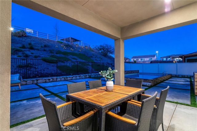 28695 Windbreak Terrace, Saugus, CA 91350