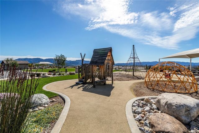 28695 Windbreak Terrace, Saugus, CA 91350