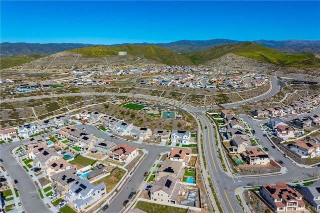 28695 Windbreak Terrace, Saugus, CA 91350