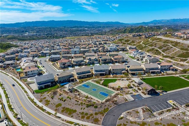 28695 Windbreak Terrace, Saugus, CA 91350