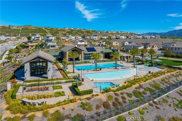 28695 Windbreak Terrace, Saugus, CA 91350